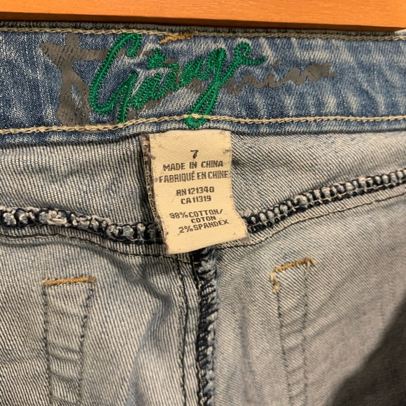 Distressed Garage Jeans - Picture 3 of 3